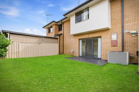 Spacious 4-Bedroom Family Home in Rooty Hill - Photo 5