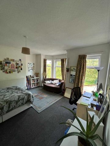 4 bedroom semi-detached house to rent - Photo 5