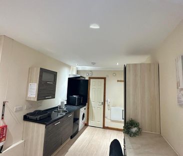Studio to rent - Photo 6