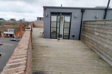 Station Parade - Photo 4