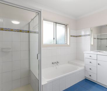 Light-Filled, Low-Maintenance Living in a Quiet Everton Park Location - Photo 6