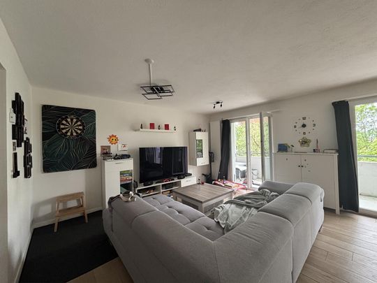 Helle und moderne 3,5-Zimmer-Wohnung in Nidau - Foto 1