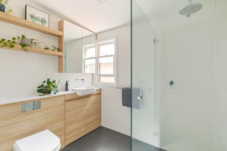 18A Sadlier Crescent, Petersham NSW 2049 - House For Rent | Domain - Photo 3