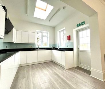 Warren Close, Bexleyheath, Kent, DA6 7LU - Photo 4