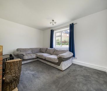 2 bedroom ground floor maisonette to rent - Photo 2