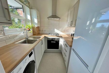 Studio to rent - Photo 3