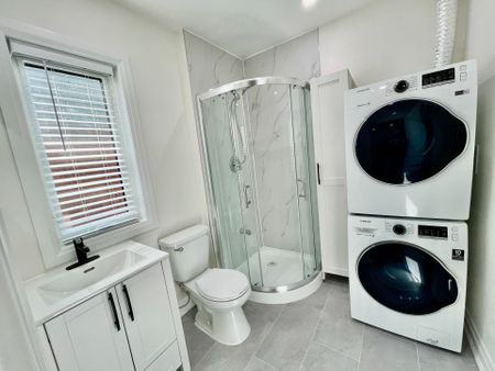 For Lease - 20 St Clair Gardens Unit# Upper, Toronto, Ontario - Photo 2