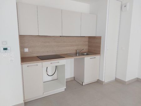 location Appartement T3 DE 63.71m² À MARTIGUES - Photo 2