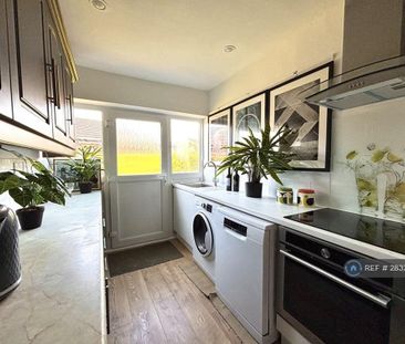 3 bedroom bungalow to rent - Photo 6