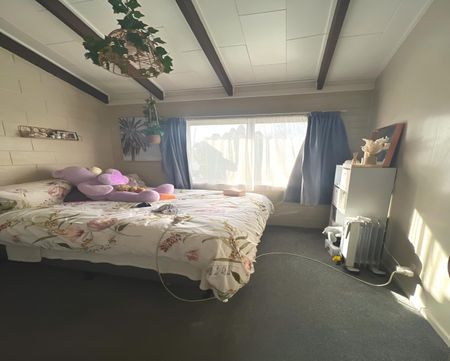 2-Bedroom Unit in Sought-After Hamilton East - Photo 3