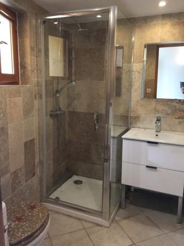 Location Appartement 2 pièces 37m² VINS SUR CARAMY 83170 - Photo 2