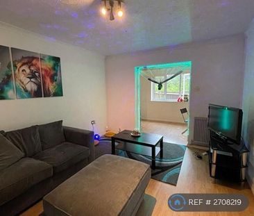 1 bedroom in a house share to rent - Photo 2