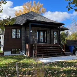 maison avec 4 1/2 à louer, grande cour privée, vu sur l'eau - Photo 2