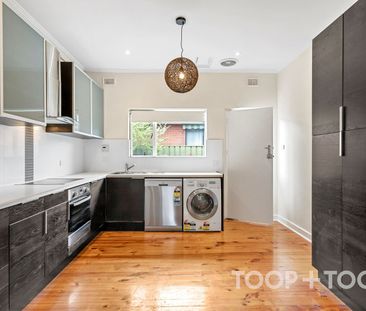 Spacious updated 3 bedroom homette - Photo 5