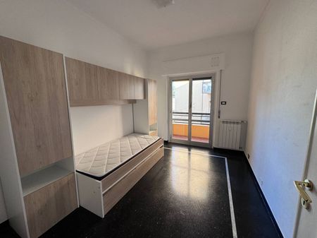 Trilocale via Enrico Hillyer Giglioli 23, Marassi, Genova - Photo 3