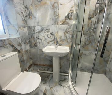 10-14 Oldham Road - Photo 5
