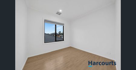 BRAND NEW FAMILY HOME! - Photo 4