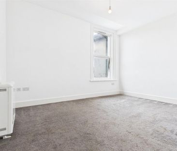 Property to rent - Photo 4