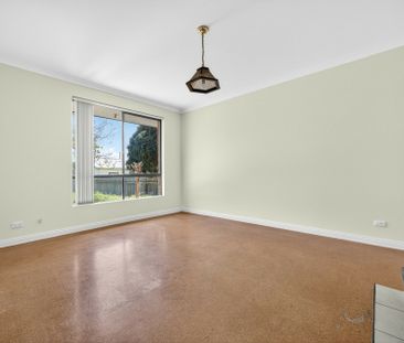 Charming Home in Prime Central Mandurah - Photo 5