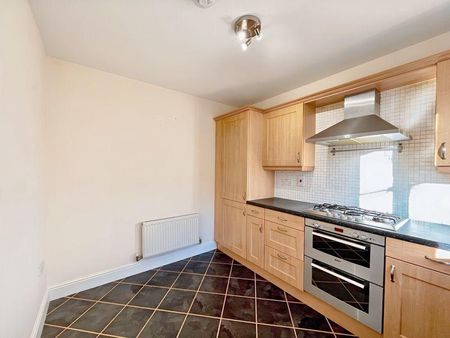 3 bedroom terraced house to rent - Photo 5