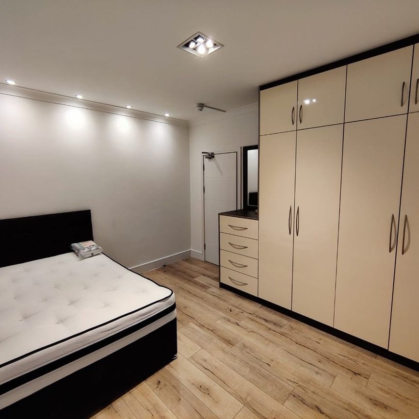 Room in a Shared Flat, Hendon, NW4 - Photo 1