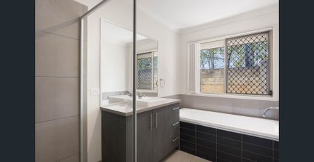 Stunning Executive Family Home with Pool in Fernvale - Photo 5