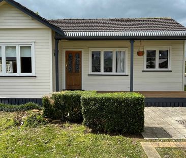 Charming 2 brm Character Cottage - Photo 4