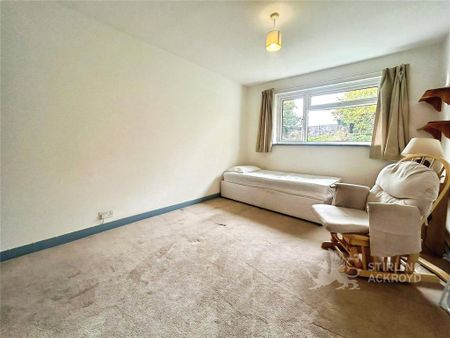 4 bedroom end of terrace house to rent - Photo 5