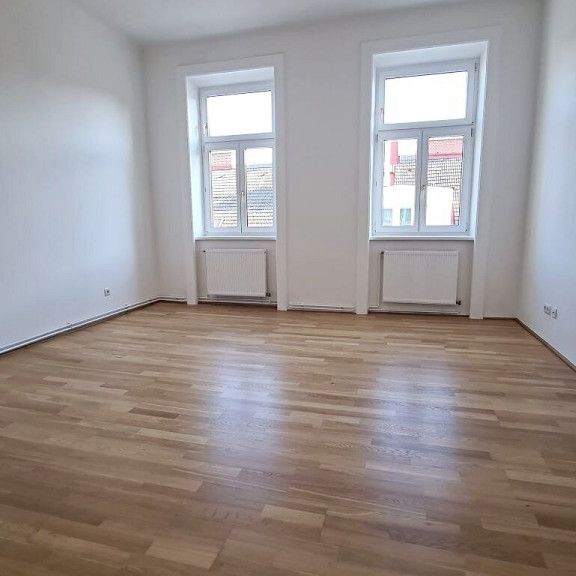 DAMBÖCKGASSE, ESTERHÁZYPARK, 57 m2 Altbau, 2 Zimmer, Küche, Duschbad, 4. Stock, U3-Nähe - Photo 1
