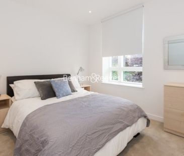 2 Bedroom flat to rent in Heritage Place, Brentford, TW8 - Photo 6