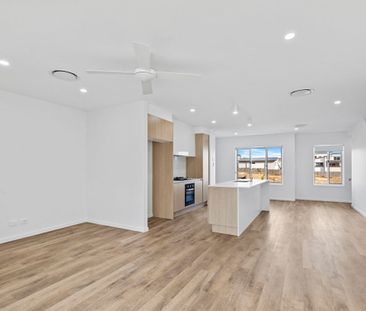 Brand New 4-Bedroom Three-Level Townhouse in Citrine Rochedale - Photo 1