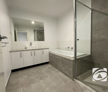 COMFORTABLE LIVING IN A CONVENIENT LOCATION - Photo 6