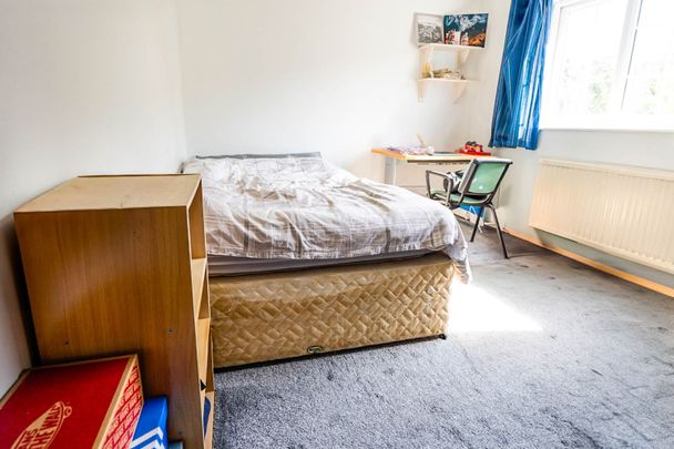 6 Bedroom - Photo 1