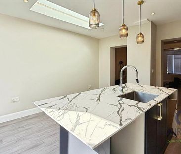 4 bedroom terraced house to rent - Photo 3