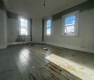 2 Bed Flat, Bridge Road, SO19 - Photo 2