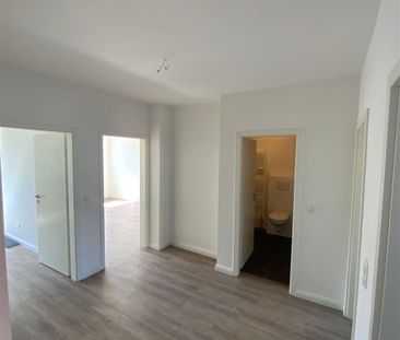 Geräumige, helle Etagen-Doppelwohnung mit Balkon, im Herzen der Neu... - Foto 1