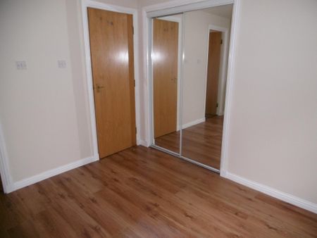 Oban Drive, Glasgow, G20 6AF - Photo 2
