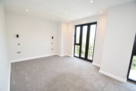 Oak End Way, Gerrards Cross, Buckinghamshire,SL9 - Photo 5