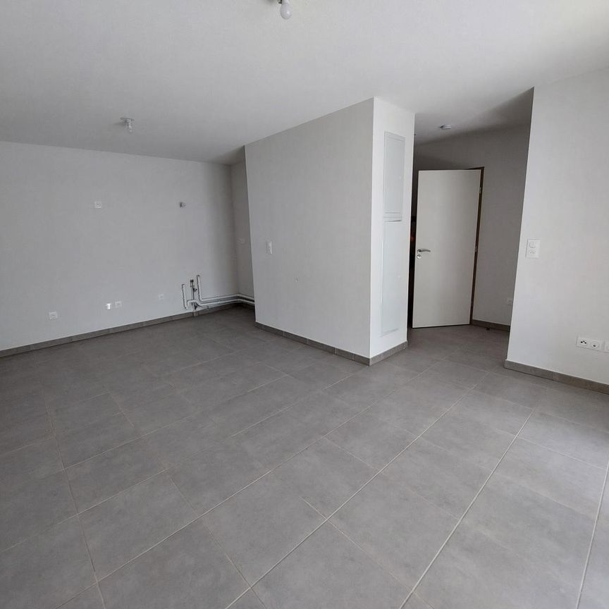 location Appartement T2 DE 41.58m² À NIMES - Photo 1