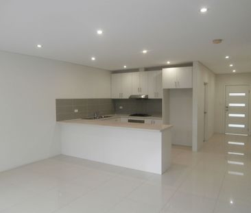 MODERN 3-BEDROOM + STUDY ROOM TOWNHOUSE FOR RENT - Photo 6