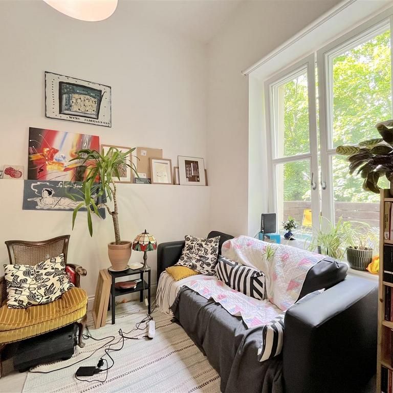 3 bedroom flat to rent - Photo 1