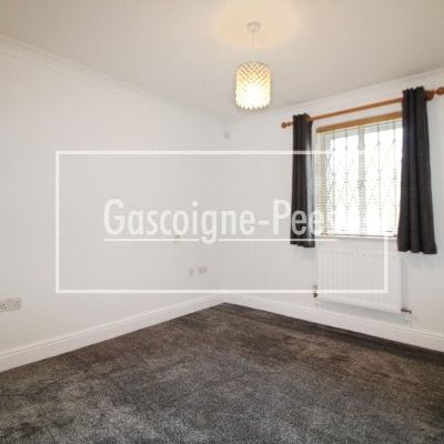 Cobham KT11 - Photo 1