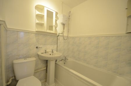 1 bedroom Property to rent - Photo 3