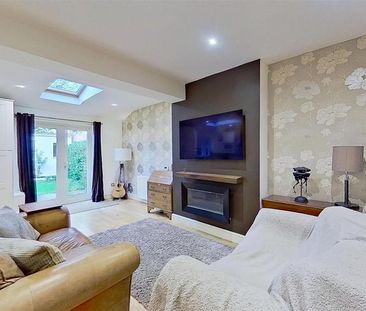 4 bedroom terraced house to rent - Photo 3