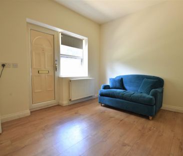 House share to rent - Photo 2