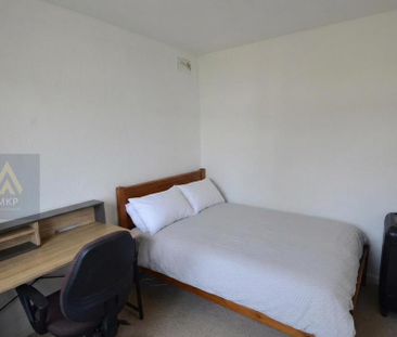 5 bedroom end of terrace house to rent - Photo 5