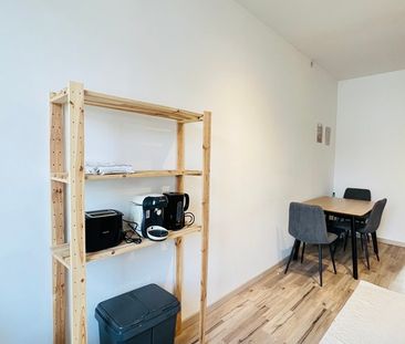 Exklusive, frisch sanierte und möblierte 2-Zimmerwohnung in zentral... - Photo 6