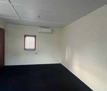 Walking distance to shops - Photo 3