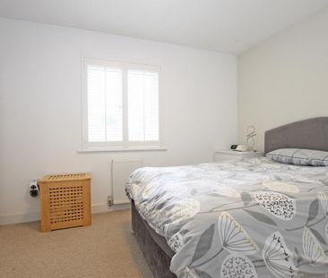 2 bedroom semi-detached house to rent - Photo 4