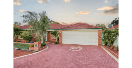 Close to train station - Photo 2